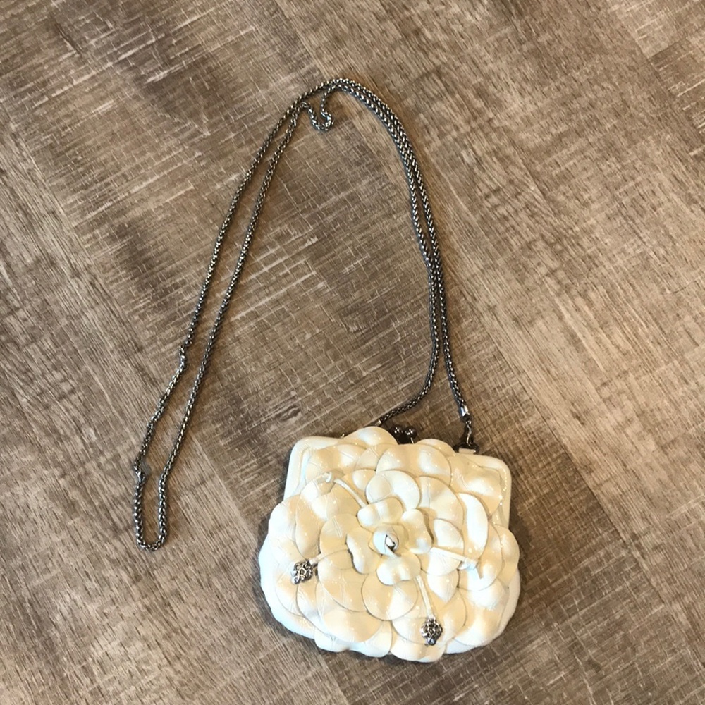 ⚜️Brighton off white patent leather purse